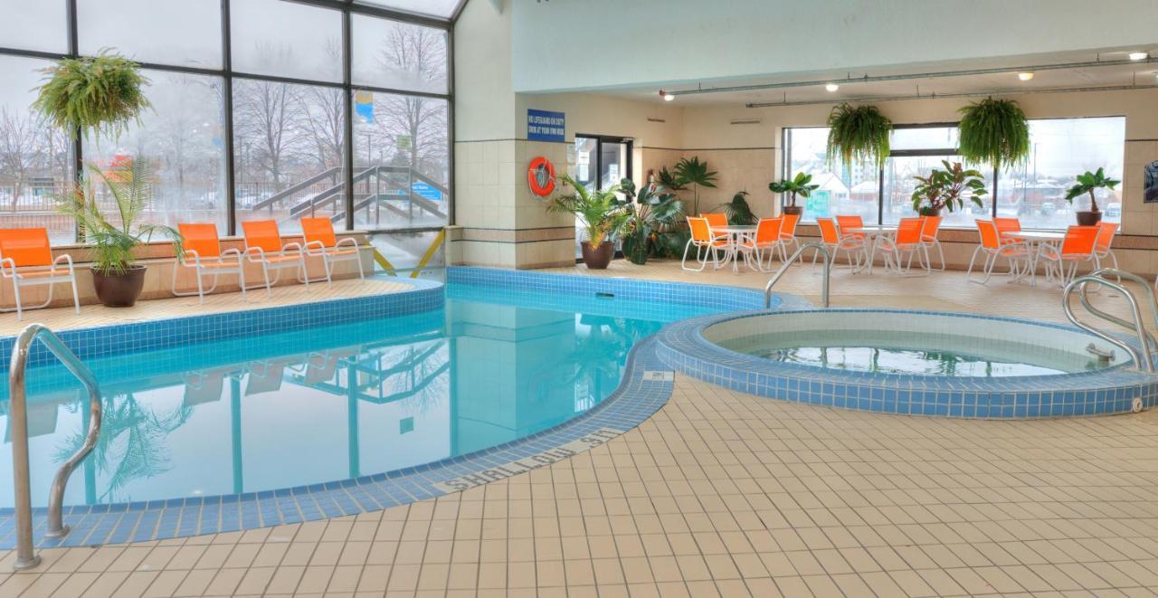 Howard Johnson Plaza By Wyndham By The Falls Niagara Falls Eksteriør billede