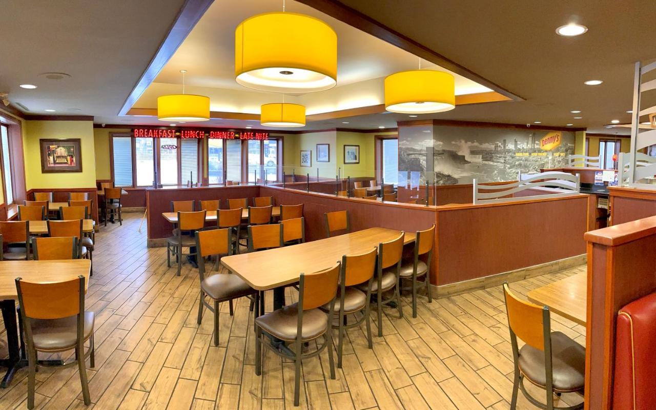 Howard Johnson Plaza By Wyndham By The Falls Niagara Falls Eksteriør billede