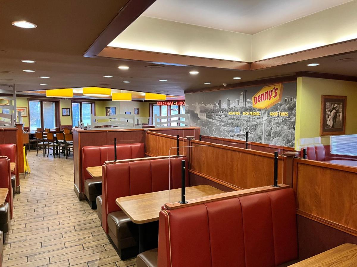 Howard Johnson Plaza By Wyndham By The Falls Niagara Falls Eksteriør billede