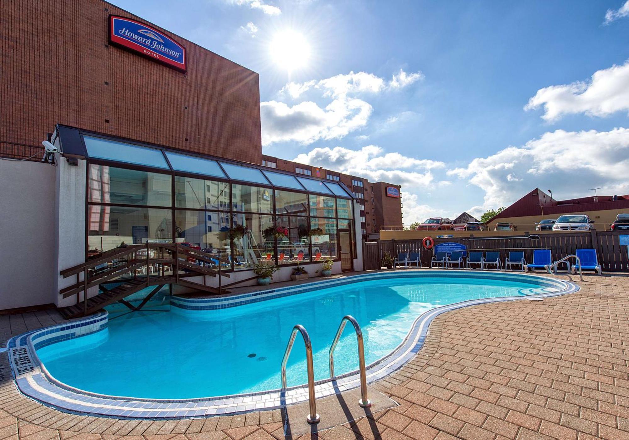 Howard Johnson Plaza By Wyndham By The Falls Niagara Falls Eksteriør billede
