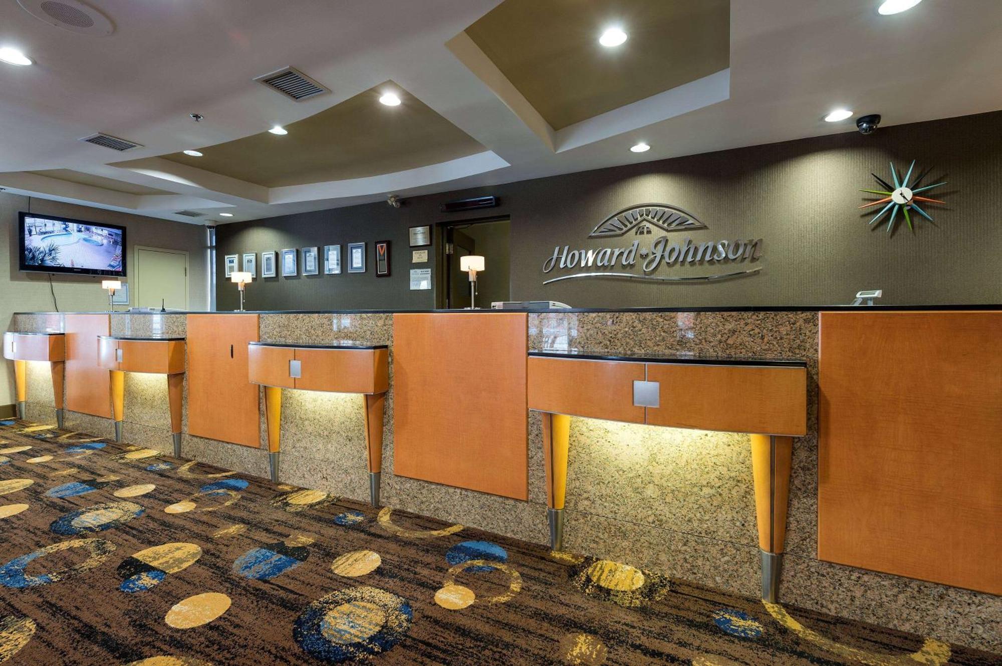 Howard Johnson Plaza By Wyndham By The Falls Niagara Falls Eksteriør billede