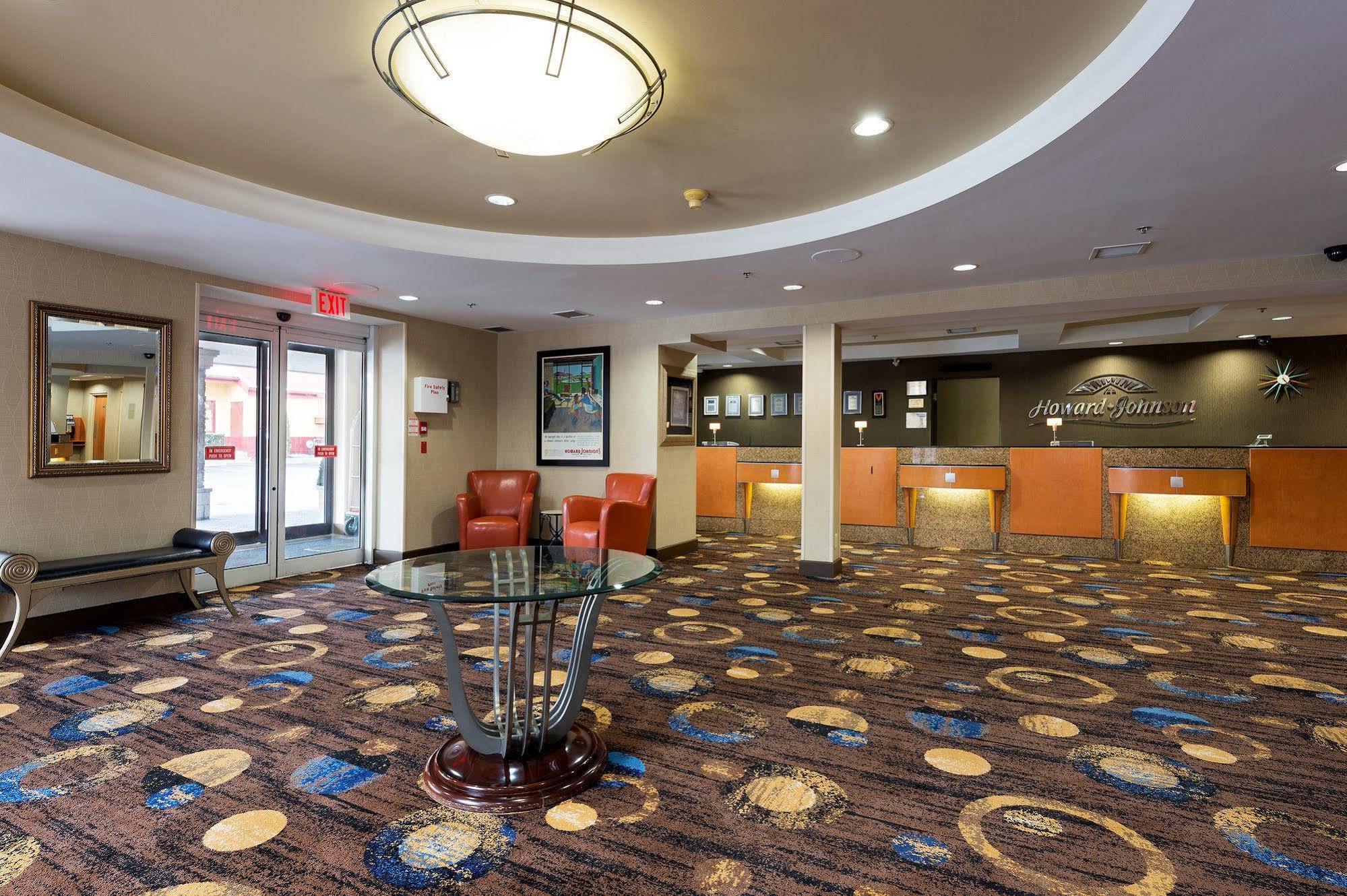 Howard Johnson Plaza By Wyndham By The Falls Niagara Falls Eksteriør billede