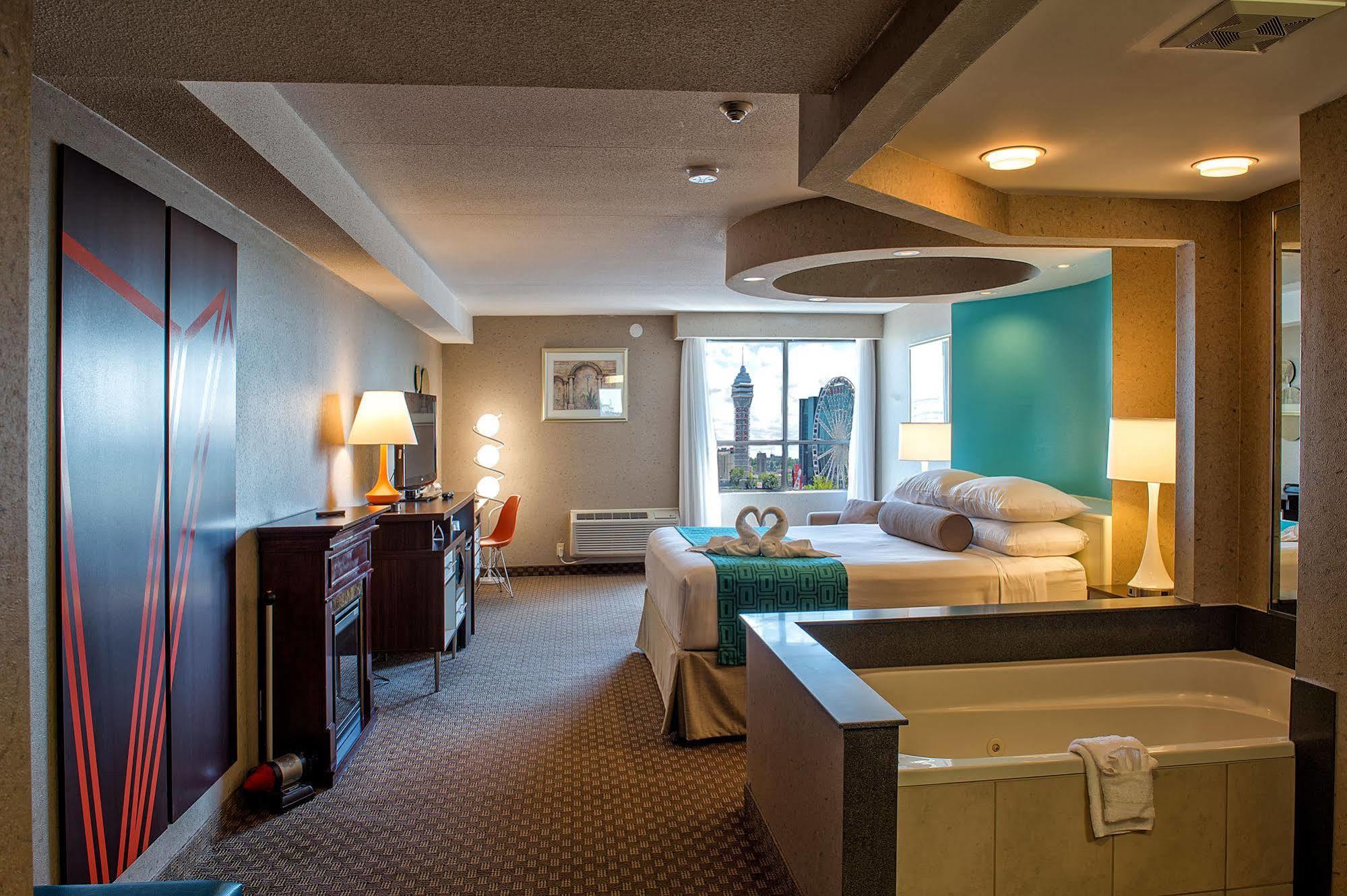 Howard Johnson Plaza By Wyndham By The Falls Niagara Falls Eksteriør billede