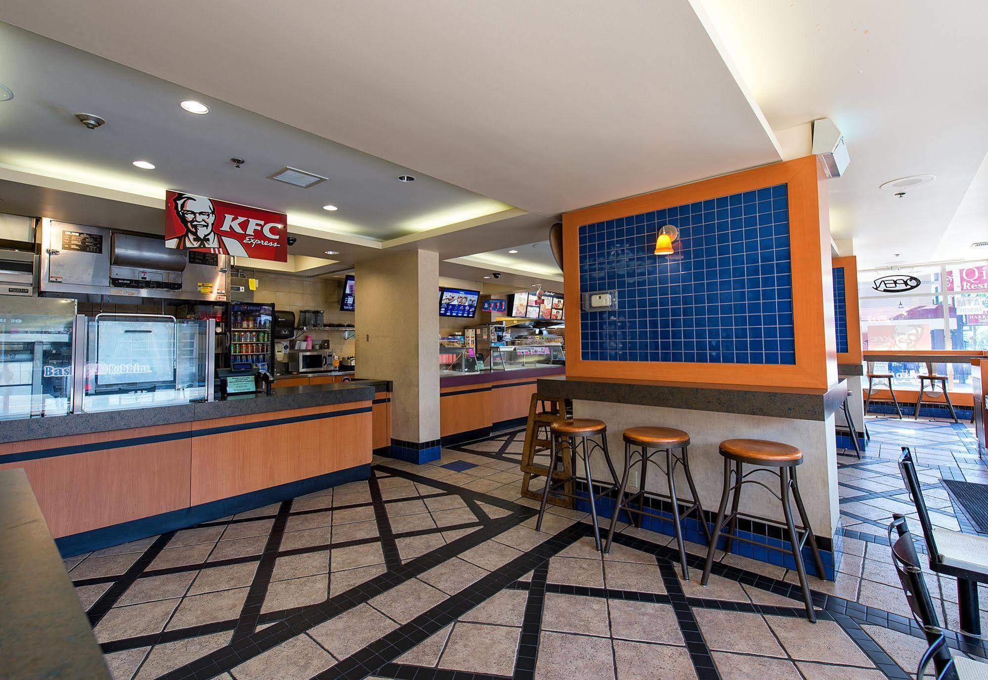 Howard Johnson Plaza By Wyndham By The Falls Niagara Falls Eksteriør billede