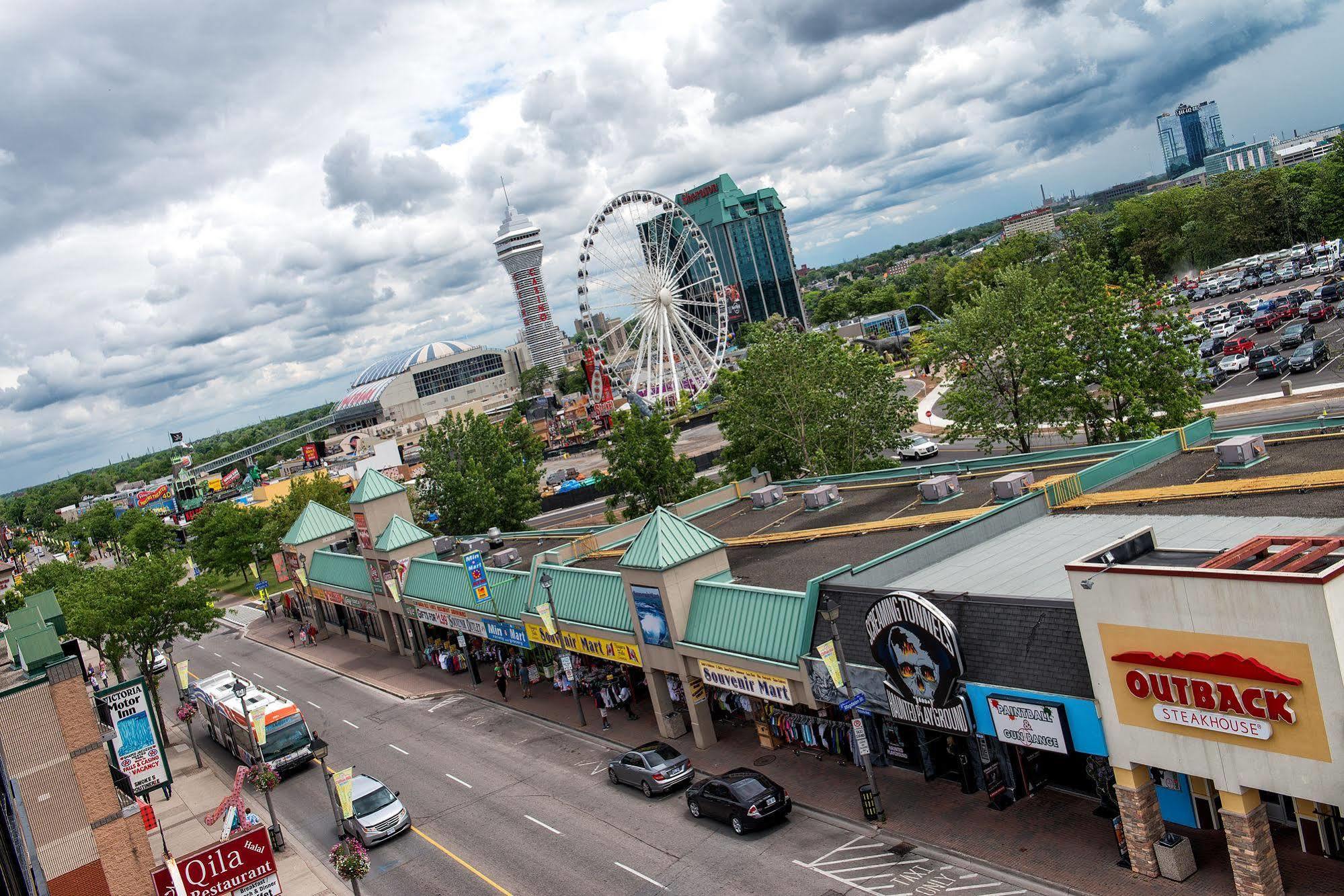 Howard Johnson Plaza By Wyndham By The Falls Niagara Falls Eksteriør billede
