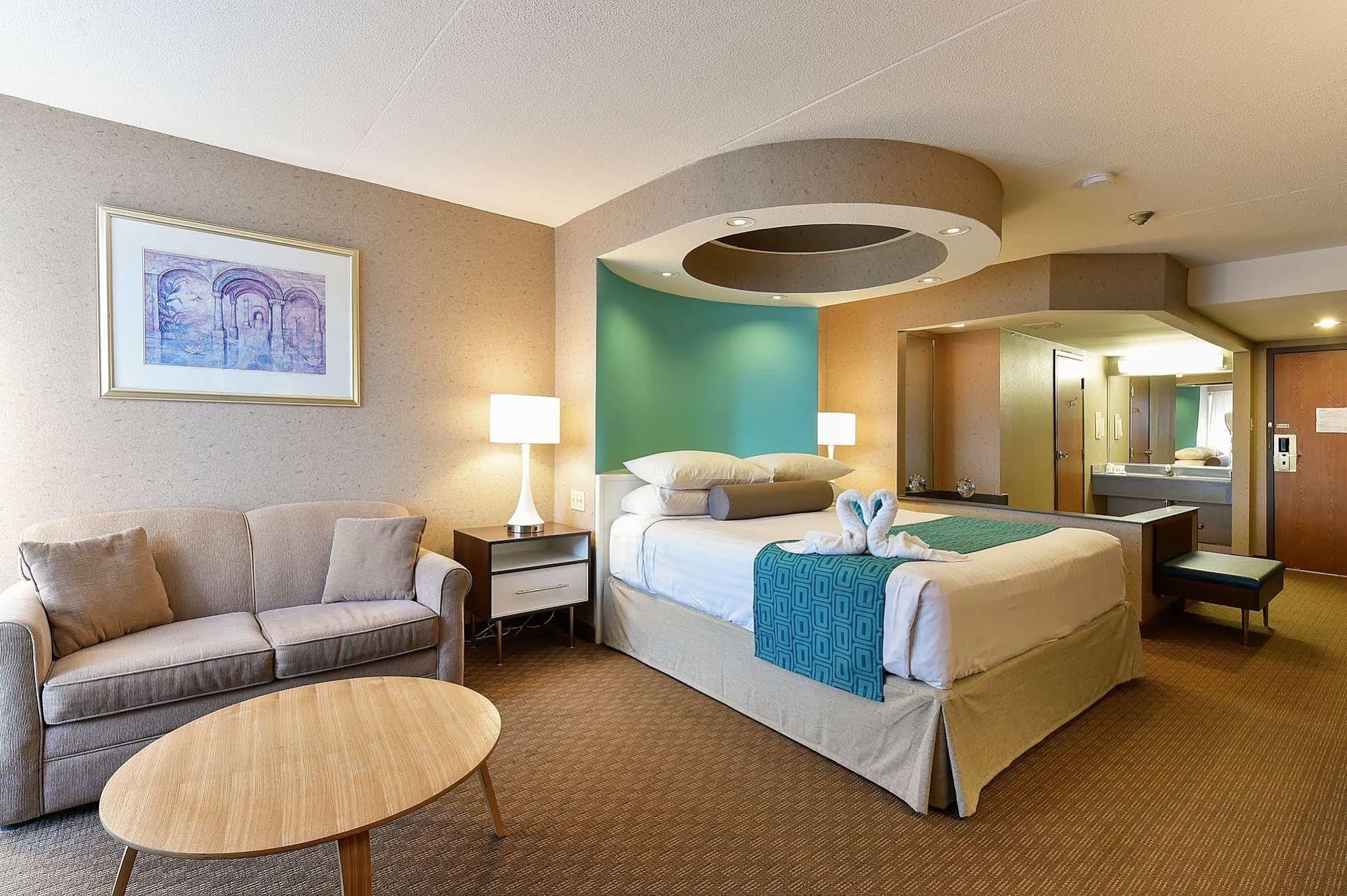 Howard Johnson Plaza By Wyndham By The Falls Niagara Falls Eksteriør billede