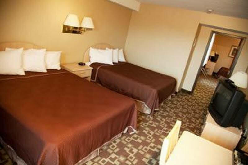 Howard Johnson Plaza By Wyndham By The Falls Niagara Falls Eksteriør billede